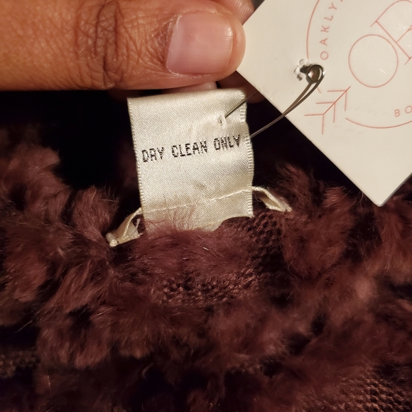 YARNS Faux Fur Brown Classic Shawl/Cape - Picture 6 of 9